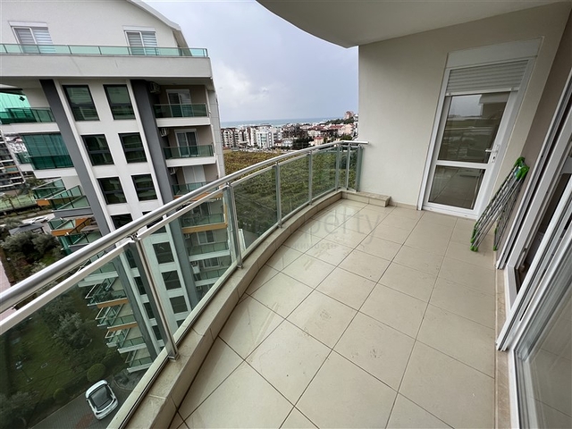 اطلالة بحر -شقة 2 غرفة وصالة مفروشة - ضمن مجمع يضم خدمات 5 نجوم - في افسلار / الانيا 