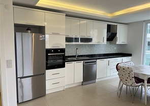 اطلالة بحر -شقة 2 غرفة وصالة مفروشة - ضمن مجمع يضم خدمات 5 نجوم - في افسلار / الانيا 