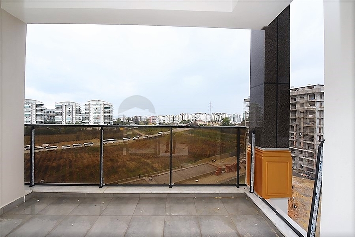 شقة ضمن مجمع 5 نجوم - غرفة وصالة -في افسلار / الانيا 