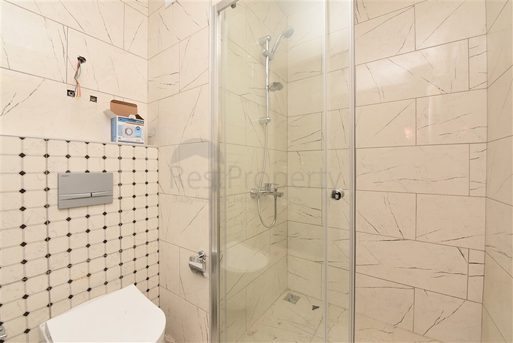 شقة ضمن مجمع 5 نجوم - غرفة وصالة -في افسلار / الانيا 