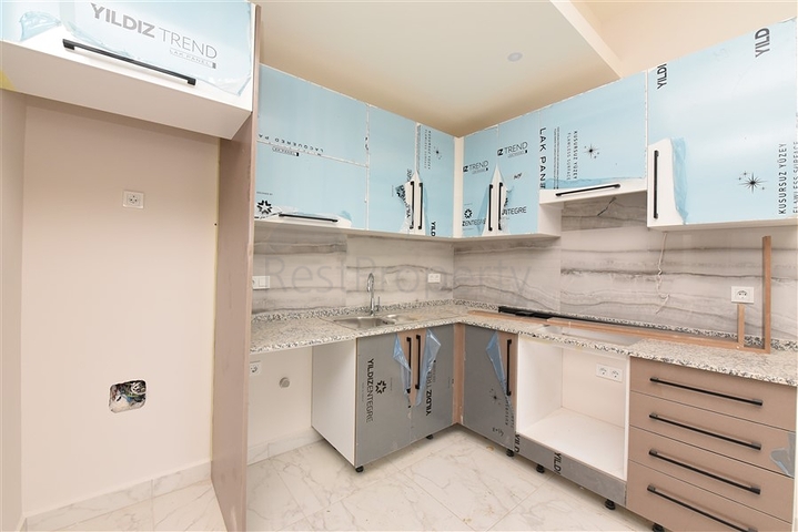 شقة ضمن مجمع 5 نجوم - غرفة وصالة -في افسلار / الانيا 