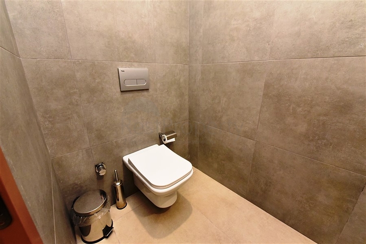 محلات تجارية للبيع في الانيا 