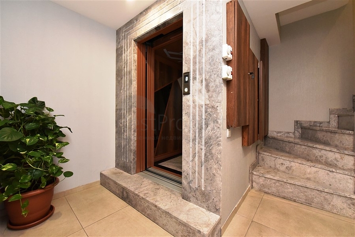 محلات تجارية للبيع في الانيا 