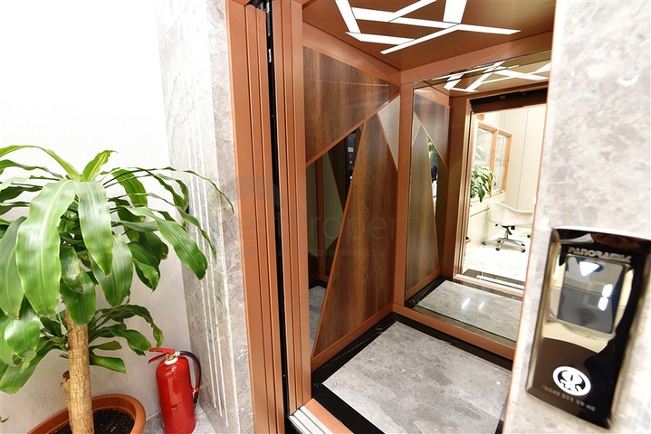 محلات تجارية للبيع في الانيا 