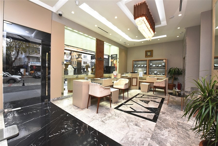 محلات تجارية للبيع في الانيا 