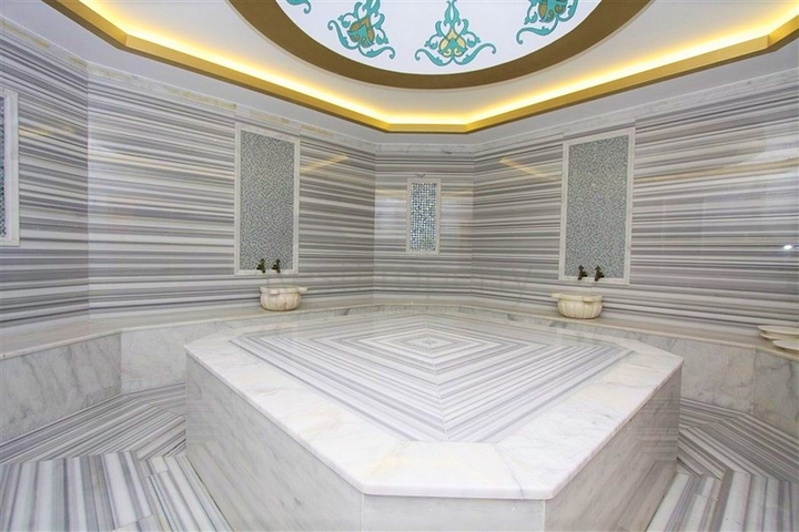 على البحر مباشرة - شقة فاخرة 3 غرف وصالة في توسمور / الانيا 