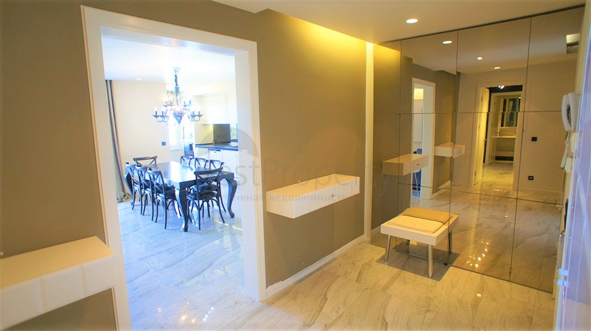 على البحر مباشرة - شقة فاخرة 3 غرف وصالة في توسمور / الانيا 