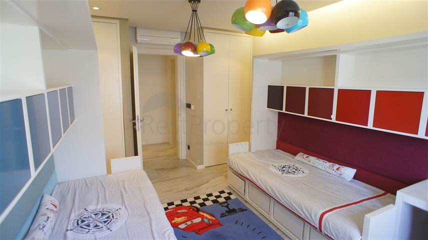 على البحر مباشرة - شقة فاخرة 3 غرف وصالة في توسمور / الانيا 