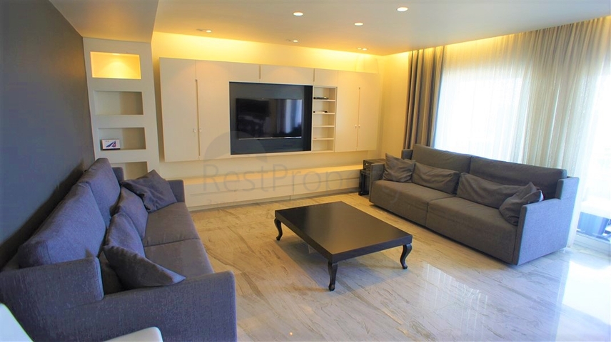 على البحر مباشرة - شقة فاخرة 3 غرف وصالة في توسمور / الانيا 