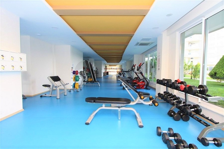 على البحر مباشرة - شقة فاخرة 3 غرف وصالة في توسمور / الانيا 