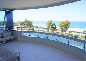 على البحر مباشرة - شقة فاخرة 3 غرف وصالة في توسمور / الانيا 