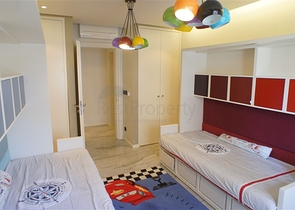 على البحر مباشرة - شقة فاخرة 3 غرف وصالة في توسمور / الانيا 