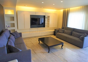 على البحر مباشرة - شقة فاخرة 3 غرف وصالة في توسمور / الانيا 