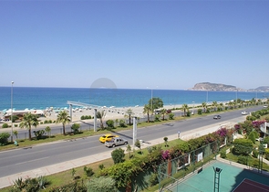 على البحر مباشرة - شقة فاخرة 3 غرف وصالة في توسمور / الانيا 