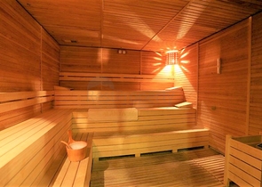 خلف مول الانيوم - شقة غرفة وصالة مفروشة - مجمع فاخر - في جيكجلي / الانيا 