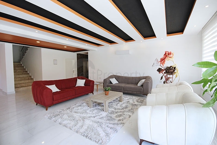 اطلالة بحر - دوبلكس 3 غرف وصالة مفروشة -في محمودلار / الانيا 