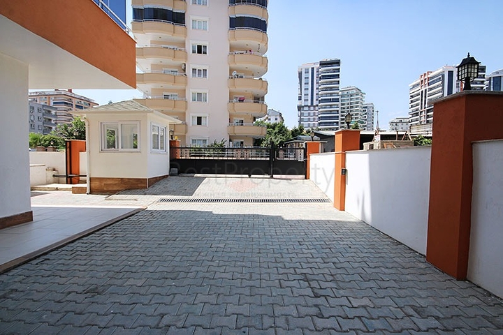 اطلالة بحر - دوبلكس 3 غرف وصالة مفروشة -في محمودلار / الانيا 