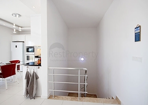 اطلالة بحر - دوبلكس 3 غرف وصالة مفروشة -في محمودلار / الانيا 