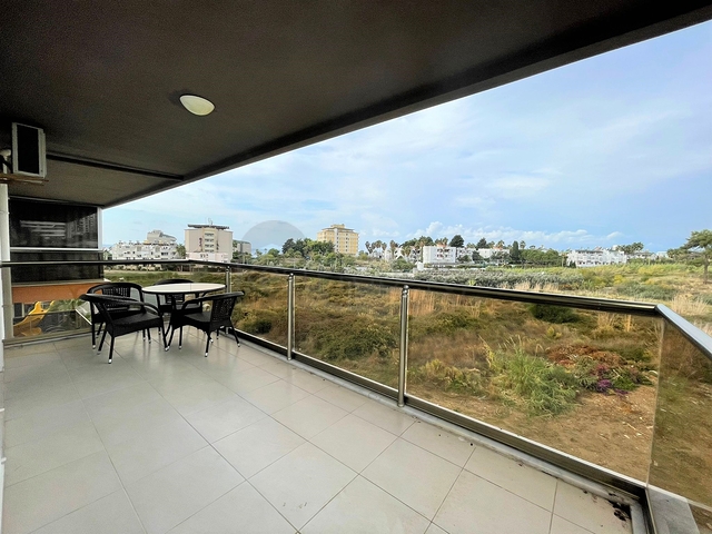 بالكون واسع -شقة غرفة وصالة مفروشة -ضمن مجمع سكني حديث -في افسلار / الانيا 