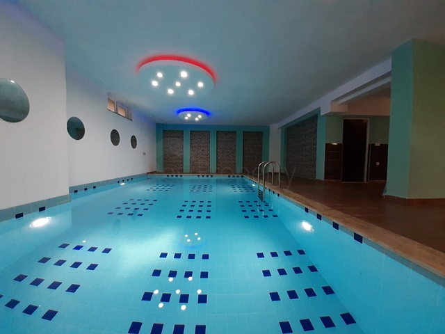 بالكون واسع -شقة غرفة وصالة مفروشة -ضمن مجمع سكني حديث -في افسلار / الانيا 