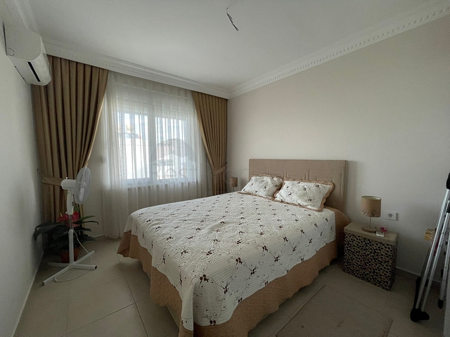 بالكون واسع -شقة غرفة وصالة مفروشة -ضمن مجمع سكني حديث -في افسلار / الانيا 