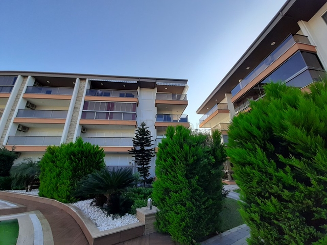 بالكون واسع -شقة غرفة وصالة مفروشة -ضمن مجمع سكني حديث -في افسلار / الانيا 