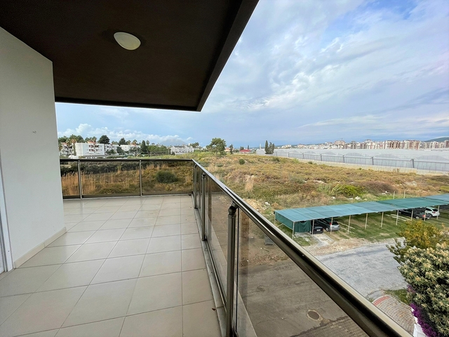 بالكون واسع -شقة غرفة وصالة مفروشة -ضمن مجمع سكني حديث -في افسلار / الانيا 