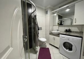 بالكون واسع -شقة غرفة وصالة مفروشة -ضمن مجمع سكني حديث -في افسلار / الانيا 