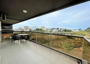 بالكون واسع -شقة غرفة وصالة مفروشة -ضمن مجمع سكني حديث -في افسلار / الانيا 