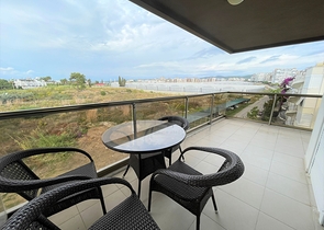 بالكون واسع -شقة غرفة وصالة مفروشة -ضمن مجمع سكني حديث -في افسلار / الانيا 