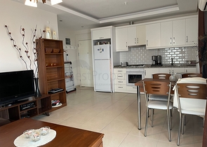 بالكون واسع -شقة غرفة وصالة مفروشة -ضمن مجمع سكني حديث -في افسلار / الانيا 