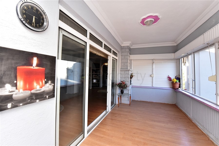 شقة 3 غرف وصالة مفروشة -موقع مركزي بالقرب من قلعة الانيا 