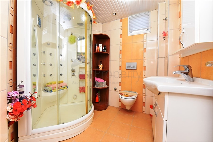 شقة 3 غرف وصالة مفروشة -موقع مركزي بالقرب من قلعة الانيا 