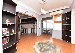 شقة 3 غرف وصالة مفروشة -موقع مركزي بالقرب من قلعة الانيا 