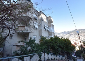 شقة 3 غرف وصالة مفروشة -موقع مركزي بالقرب من قلعة الانيا 