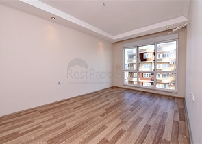 ضمن مجمع فاخر - شقة غرفتين وصالة -مطبخ منفصل - في توسمور / الانيا 