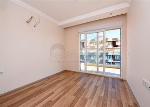 ضمن مجمع فاخر - شقة غرفتين وصالة -مطبخ منفصل - في توسمور / الانيا 