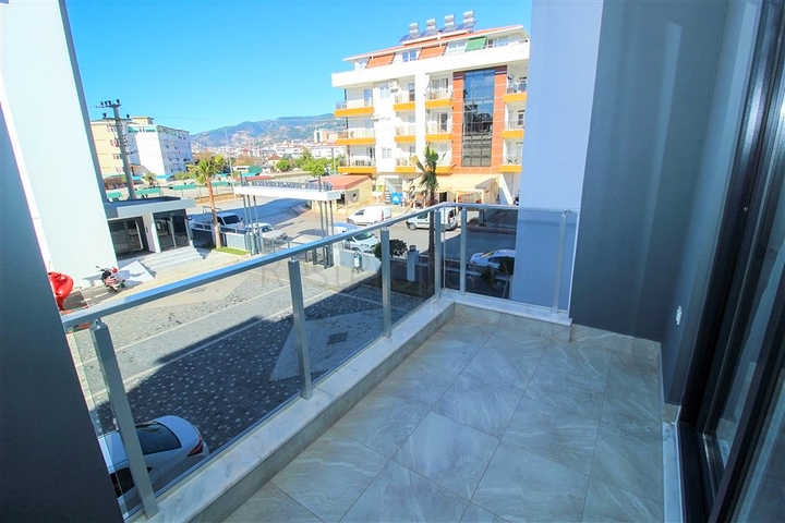 شقة غرفة وصالة ضمن مجمع حديث في اوبا / الانيا 