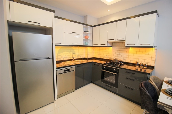 شقة غرفة وصالة ضمن مجمع حديث في اوبا / الانيا 