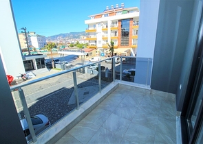 شقة غرفة وصالة ضمن مجمع حديث في اوبا / الانيا 