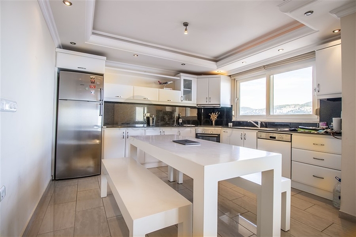 اطلالة بحر - دوبلكس 3 غرف وصالة مفروشة -في محمودلار/ الانيا 