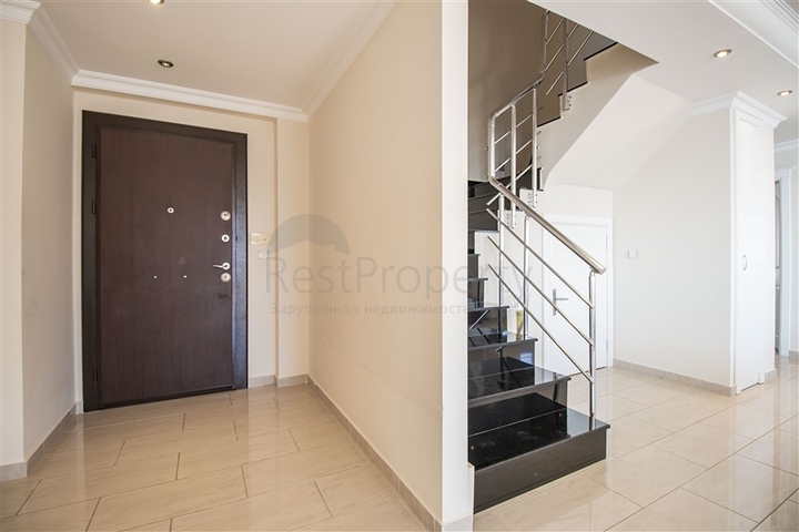 اطلالة بحر - دوبلكس 3 غرف وصالة مفروشة -في محمودلار/ الانيا 