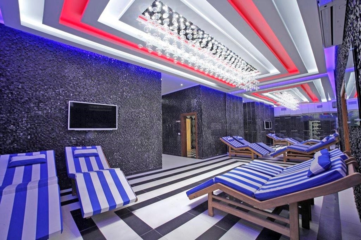 مجمع فاخر - شقة غرفتين وصالة مفروشة -في اوبا / الانيا