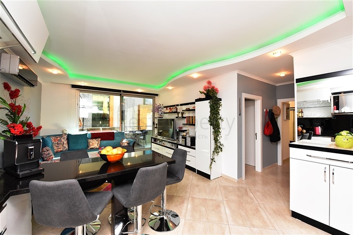 مجمع فاخر - شقة غرفتين وصالة مفروشة -في اوبا / الانيا