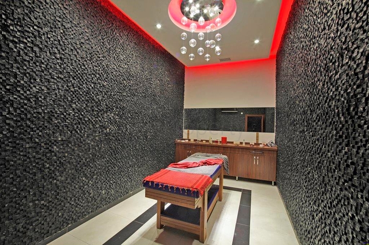 مجمع فاخر - شقة غرفتين وصالة مفروشة -في اوبا / الانيا