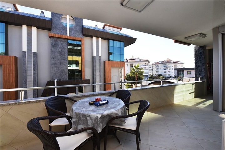 مجمع فاخر - شقة غرفتين وصالة مفروشة -في اوبا / الانيا