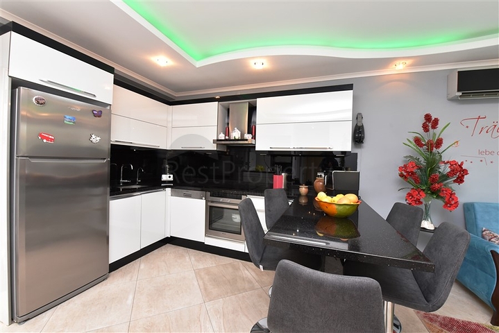 مجمع فاخر - شقة غرفتين وصالة مفروشة -في اوبا / الانيا