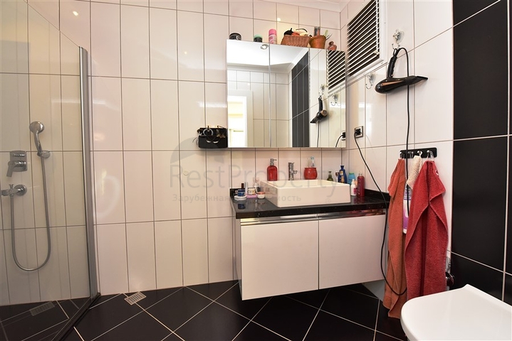 مجمع فاخر - شقة غرفتين وصالة مفروشة -في اوبا / الانيا