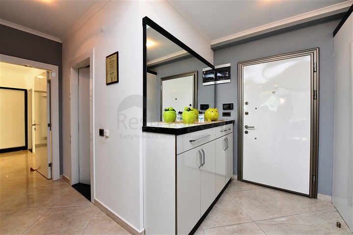 مجمع فاخر - شقة غرفتين وصالة مفروشة -في اوبا / الانيا