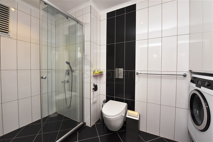 مجمع فاخر - شقة غرفتين وصالة مفروشة -في اوبا / الانيا